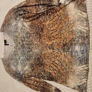 Womans 3/4 sleeve shirt size L